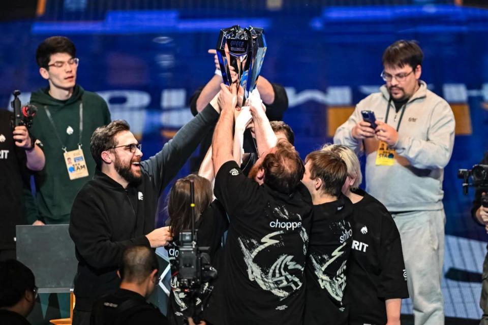 小吕布队安全了！Smash Kaisa表现出色， Oner 撑起双钳， T1 赢得了第一场比赛